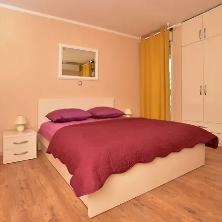 Mate Luka Apartman *